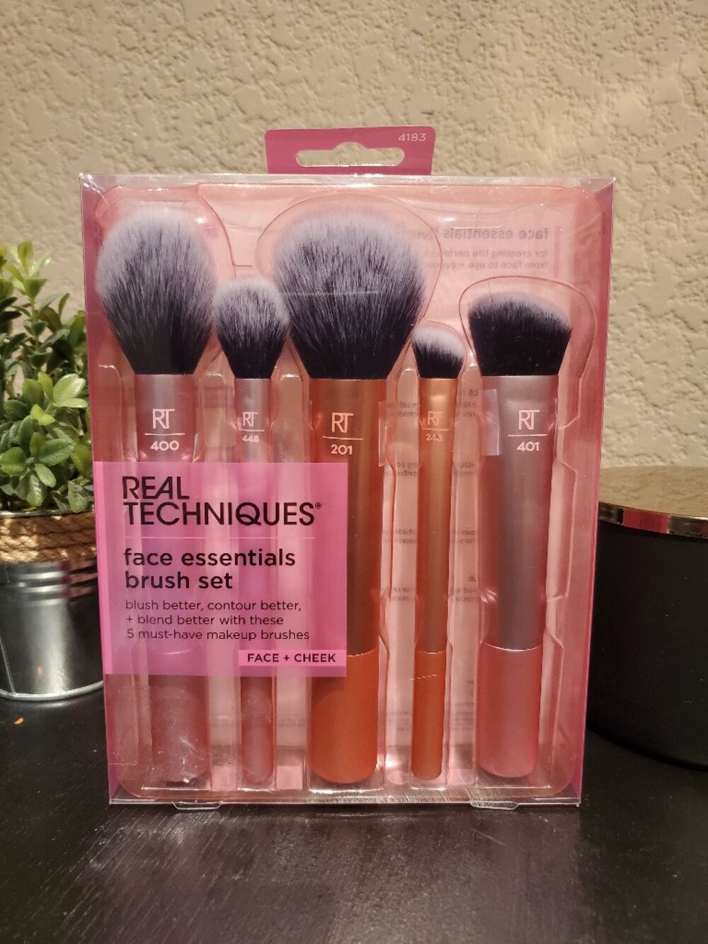Real Techniques 5 pc. Face Essentials Brush Set - Brand New